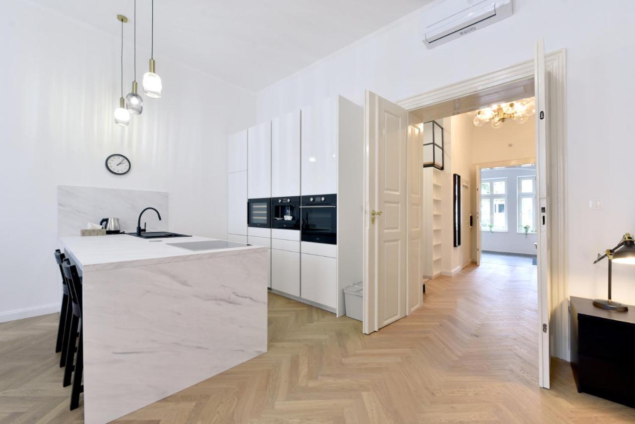 Apartman S Balkonom Trenčín Eksteriør billede