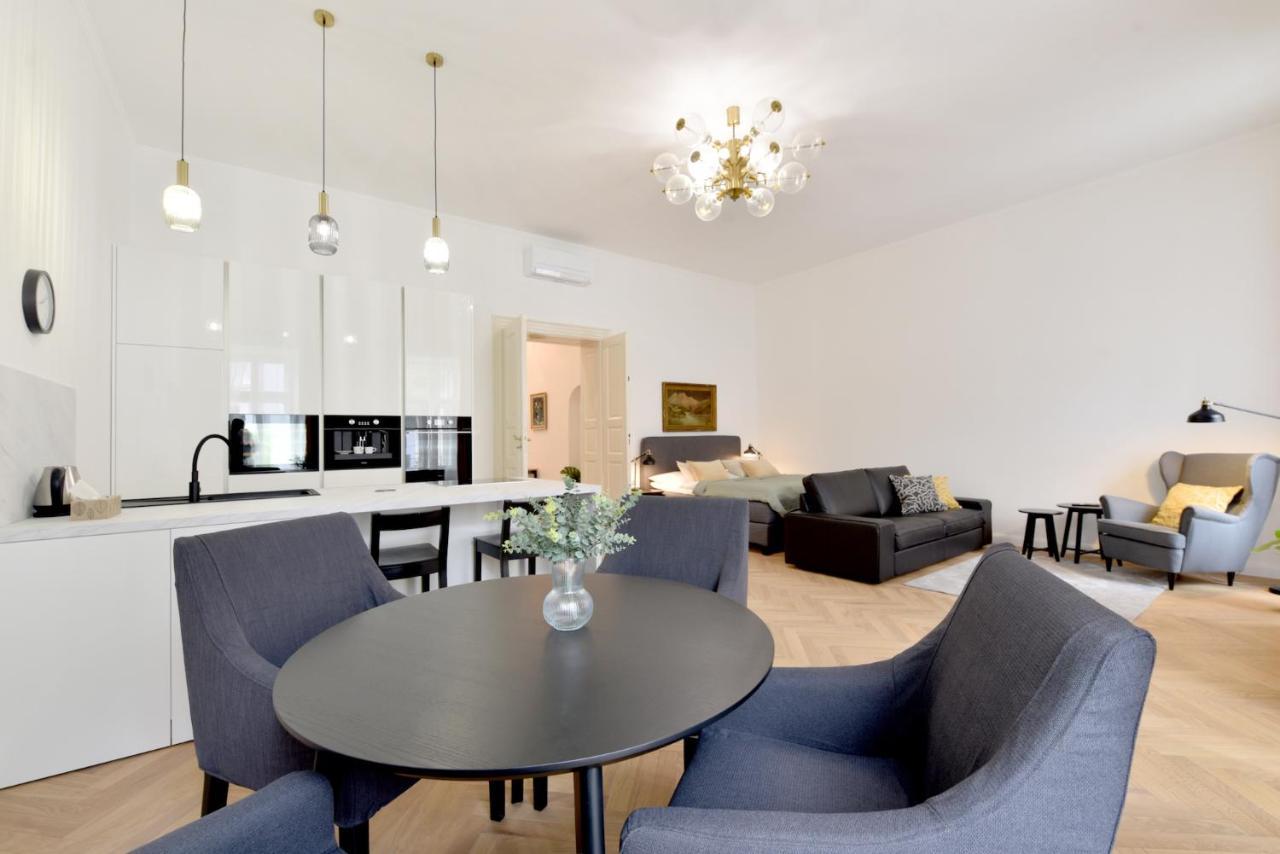Apartman S Balkonom Trenčín Eksteriør billede