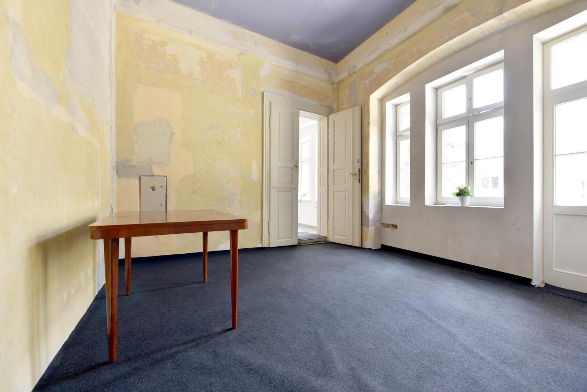Apartman S Balkonom Trenčín Eksteriør billede
